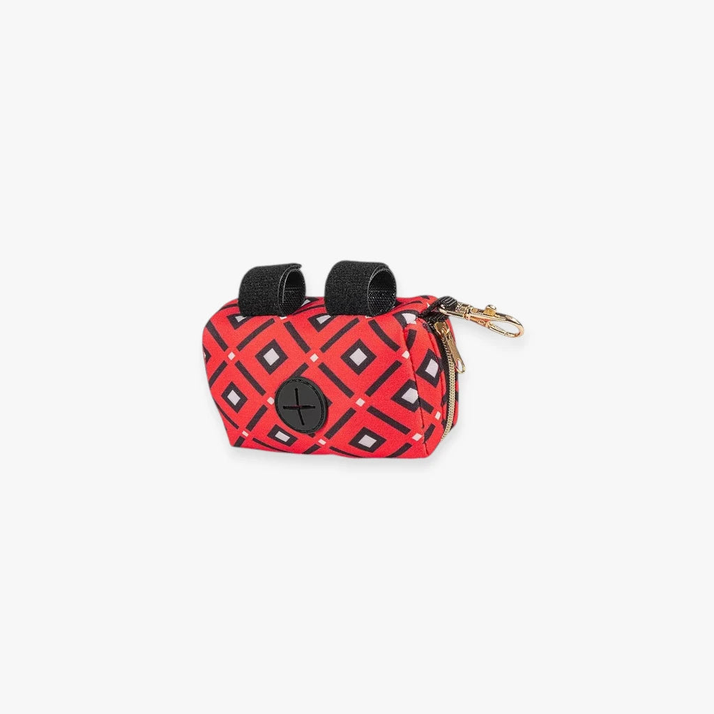 Distributeur de sacs portable rouge pour chien, idéal pour les promenades